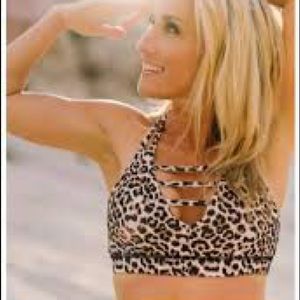 Ziya leopard sports bra. Size large but fits like a medium.